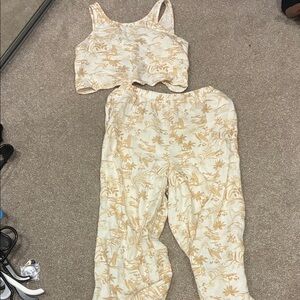 Francesca's Collections Cream Floral Print Kids Matching Set